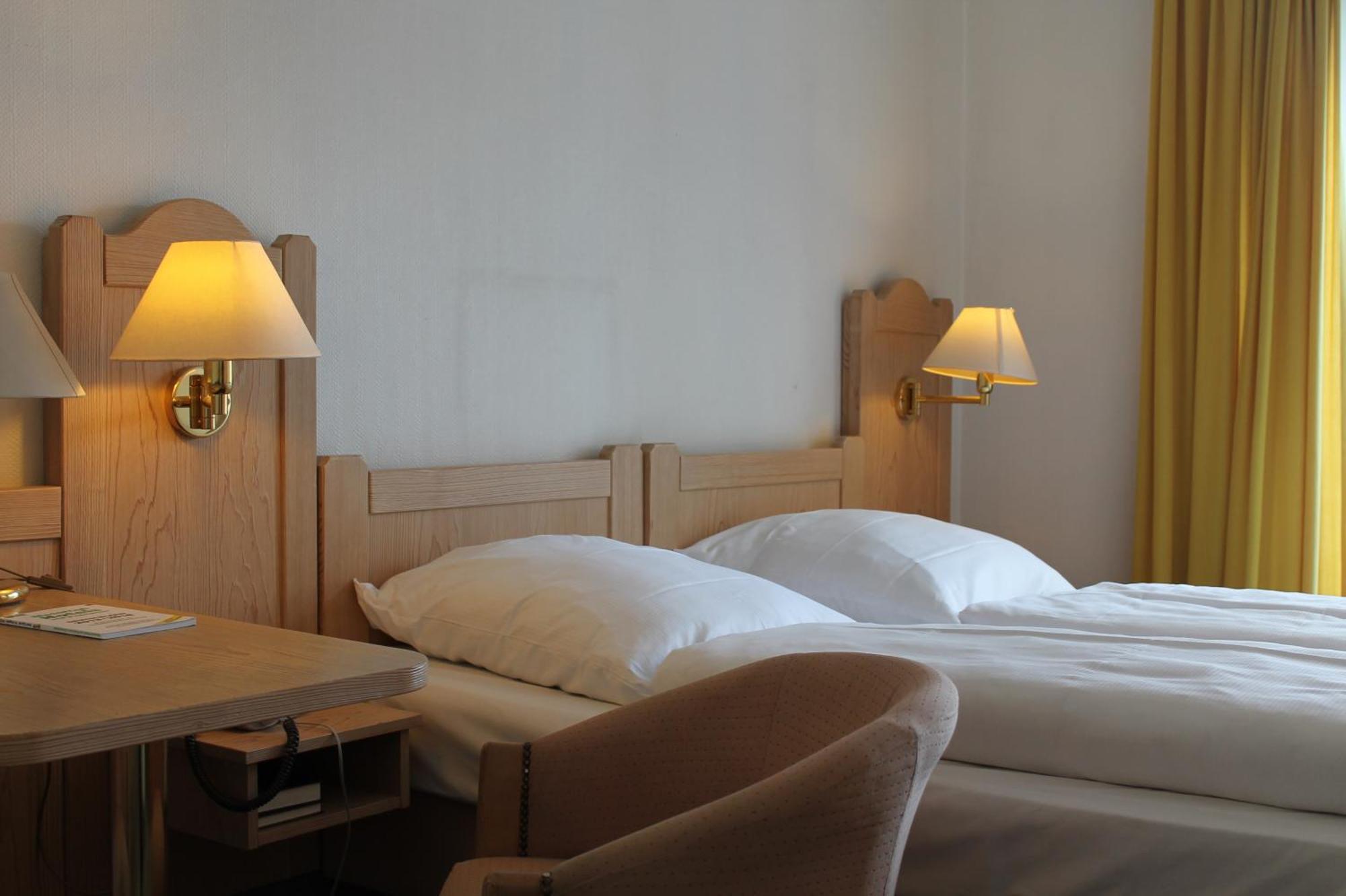 Hotel Gasthof Zur Linde Ротенбург-на-Таубере Экстерьер фото
